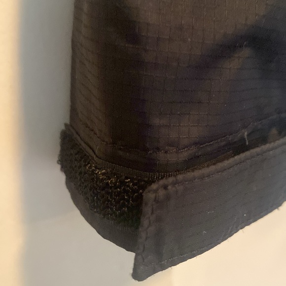 Women’s Northface Lightweight Jacket - Picture 9 of 10